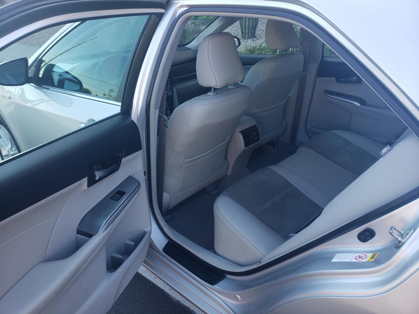 2014 /gray and black Toyota Camry Hybrid lx (4T1BD1FK3EU) with an 3.5L V6 DOHC 24V engine, 5-Speed Automatic transmission, located at 323 E Dunlap Ave., Phoenix, AZ, 85020, (602) 331-9000, 33.567677, -112.069000 - Photo#10